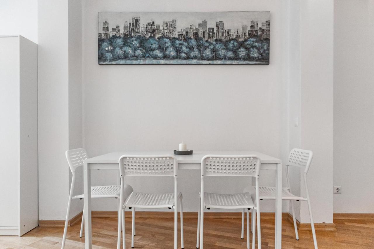Gasometer Apartment - Designer Building With Amazing View Viena Exterior foto